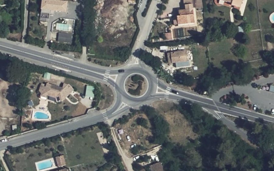 Vue aérienne du Rond-point anonyme n°4695129