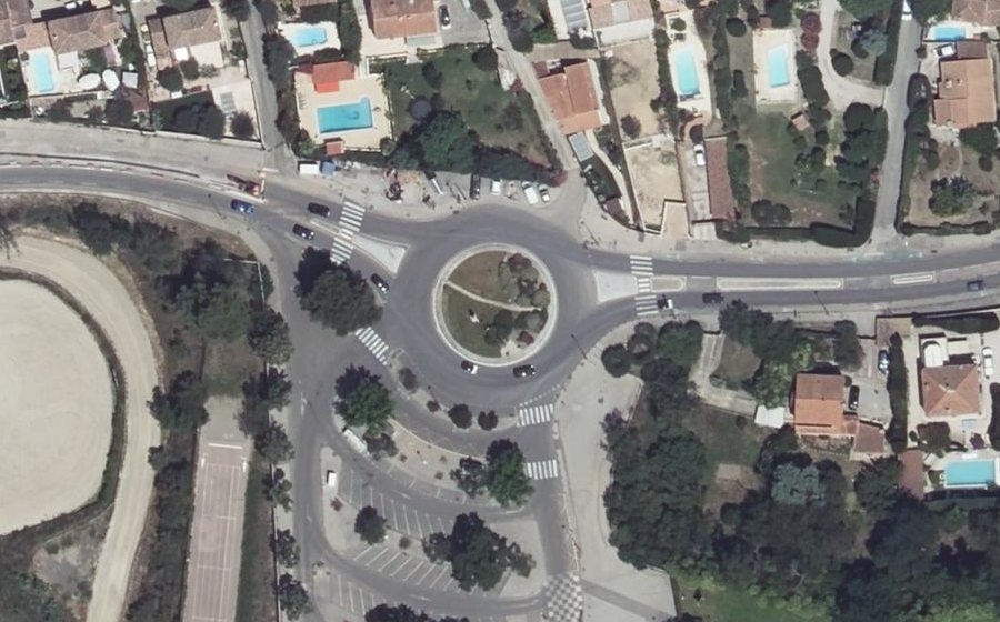 Vue aérienne du Rond-point anonyme n°46961090