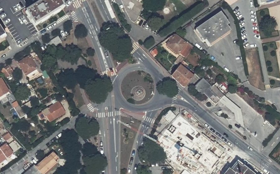 Vue aérienne du Rond-point anonyme n°4698010