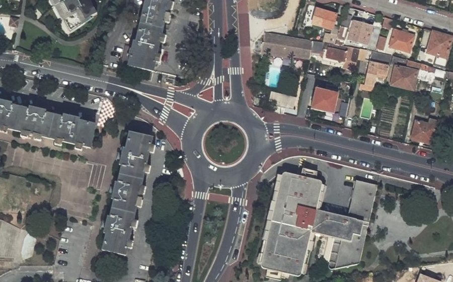 Vue aérienne du Rond-point anonyme n°4698013