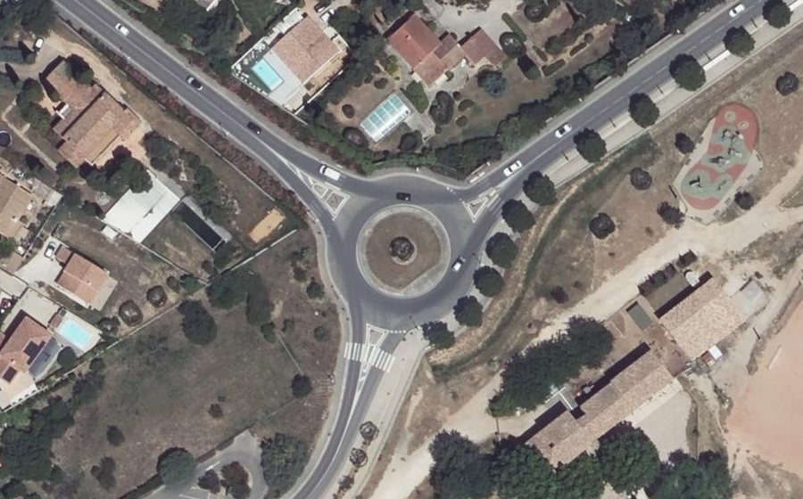 Vue aérienne du Rond-point anonyme n°46986586