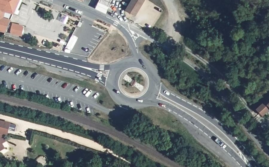 Vue aérienne du Rond-point anonyme n°4699206