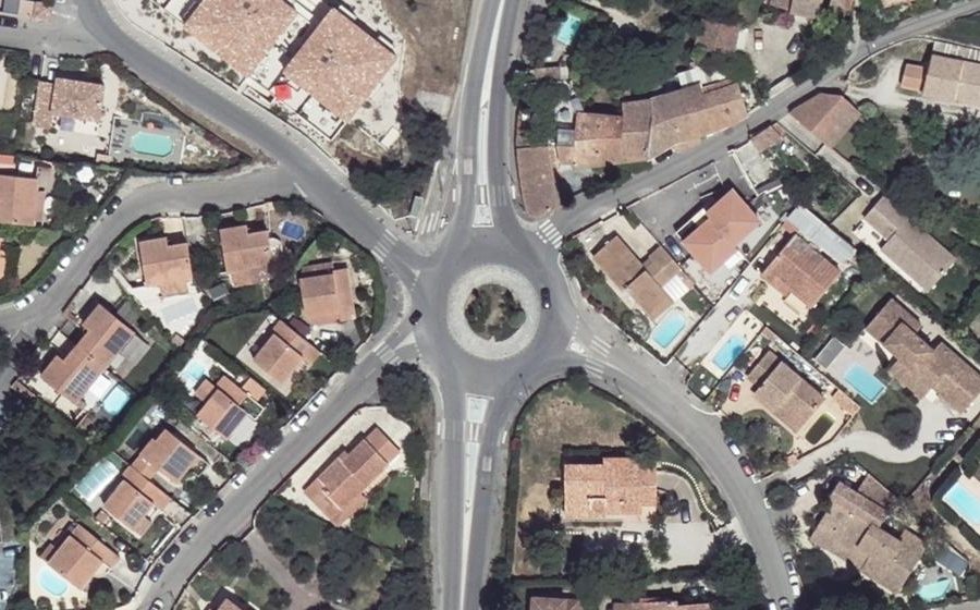 Vue aérienne du Rond-point anonyme n°47000204