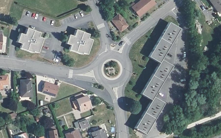 Vue aérienne du Rond-point anonyme n°47000624