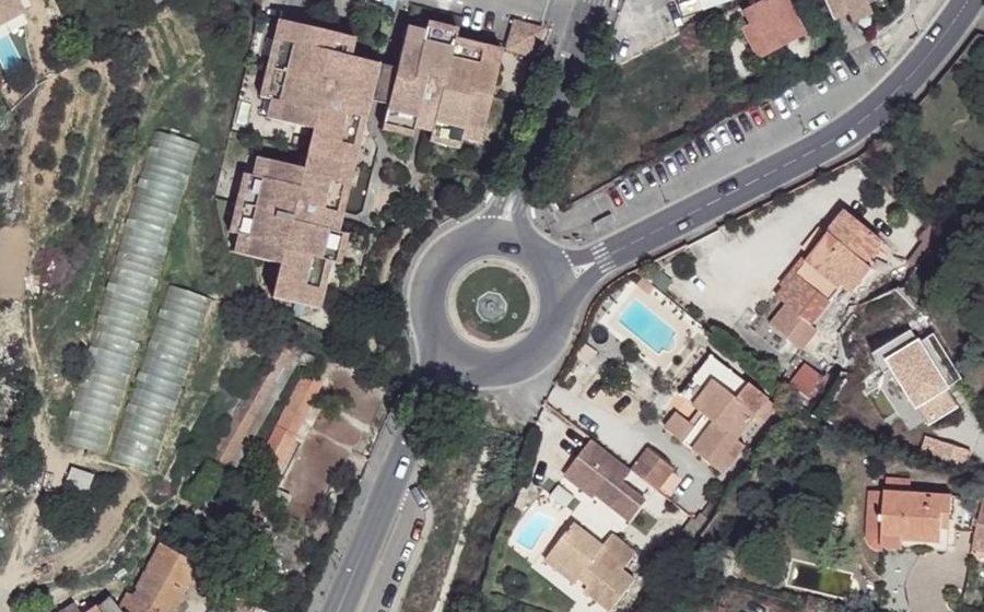 Vue aérienne du Rond-point anonyme n°47001230