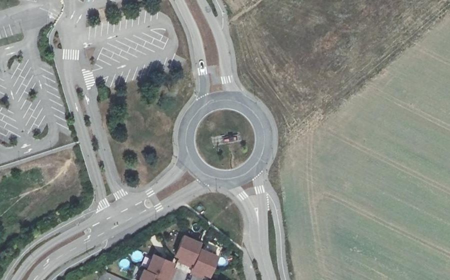 Vue aérienne du Rond-point anonyme n°47001657