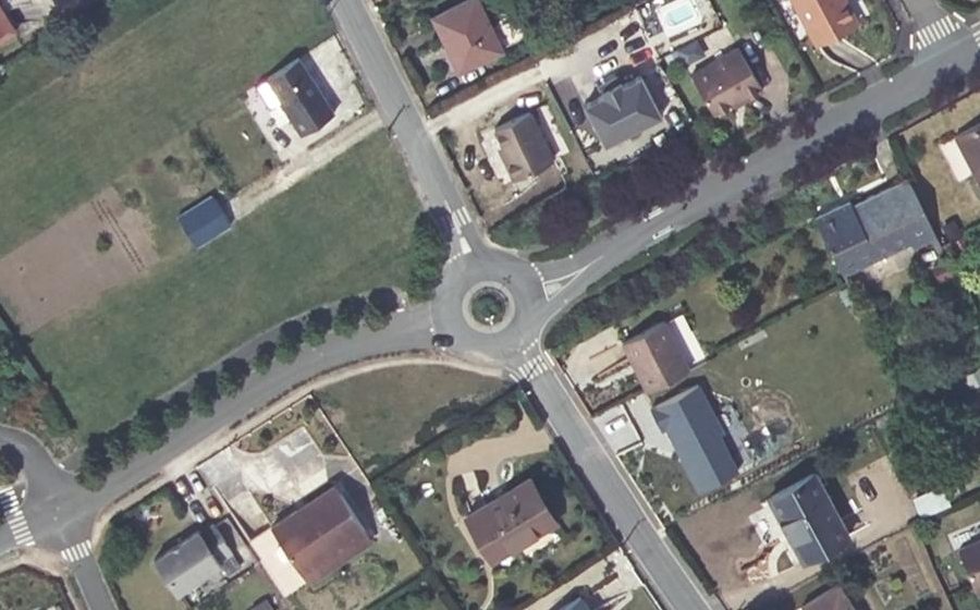 Vue aérienne du Rond-point anonyme n°47008015