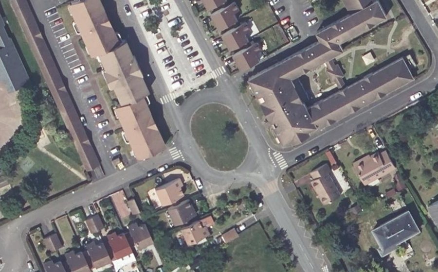 Vue aérienne du Rond-point anonyme n°47008027