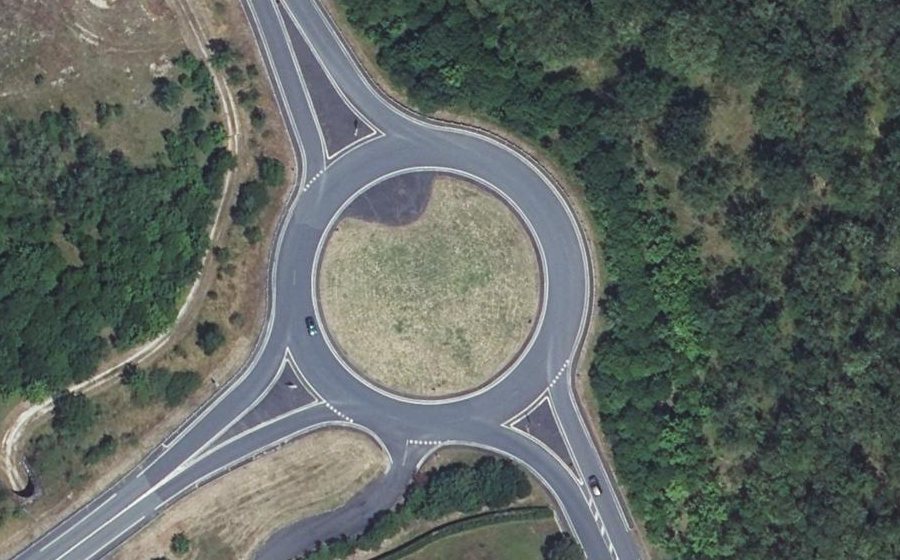 Vue aérienne du Rond-point anonyme n°47054105