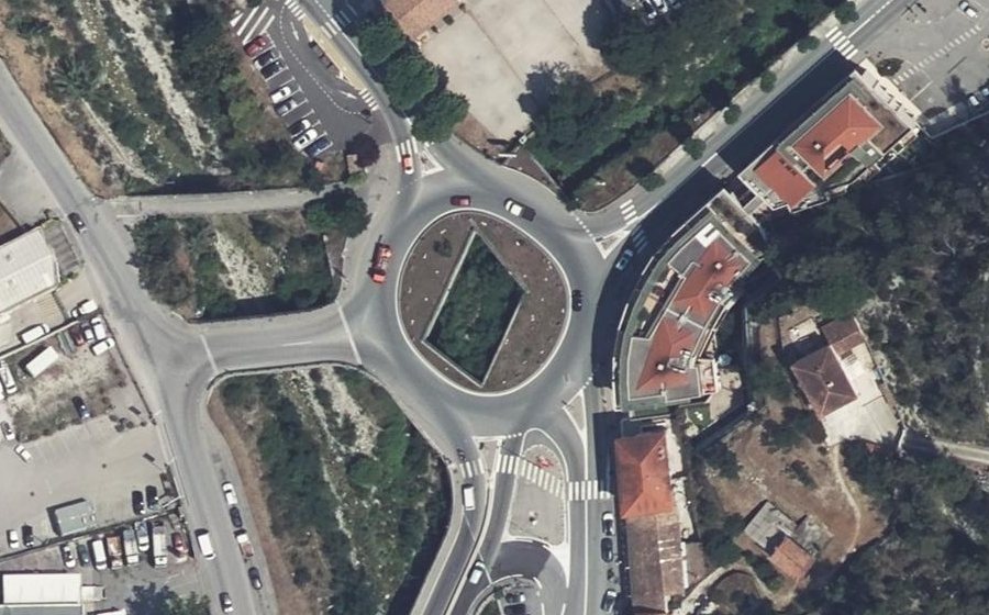 Vue aérienne du Rond-point anonyme n°47054461