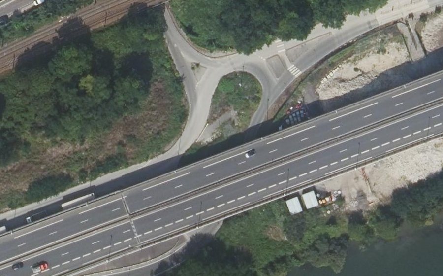 Vue aérienne du Rond-point anonyme n°47058237