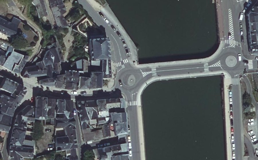 Vue aérienne du Rond-point anonyme n°4707974