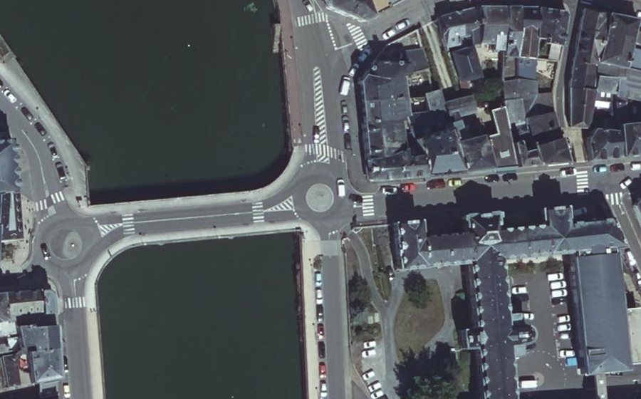 Vue aérienne du Rond-point anonyme n°4707976