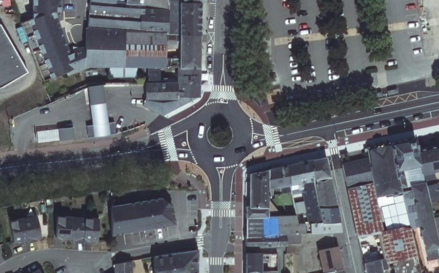 Vue aérienne du Rond-point anonyme n°4707981
