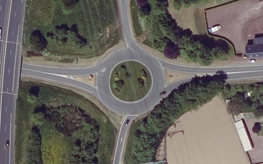 Vue aérienne du Rond-point anonyme n°4710344