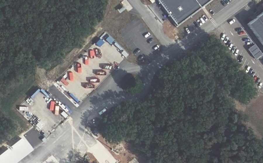 Vue aérienne du Rond-point anonyme n°472148844
