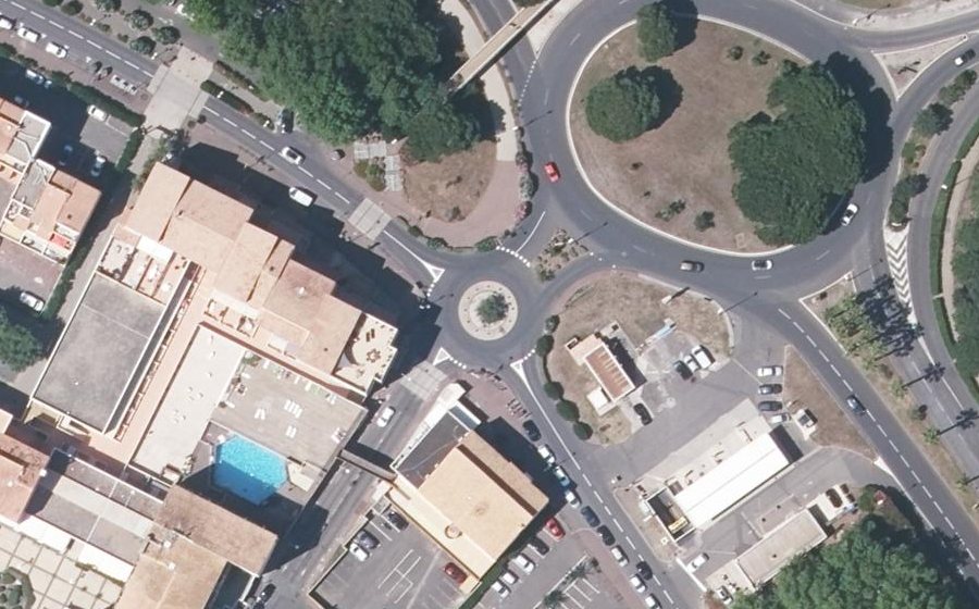 Vue aérienne du Rond-point anonyme n°47244374