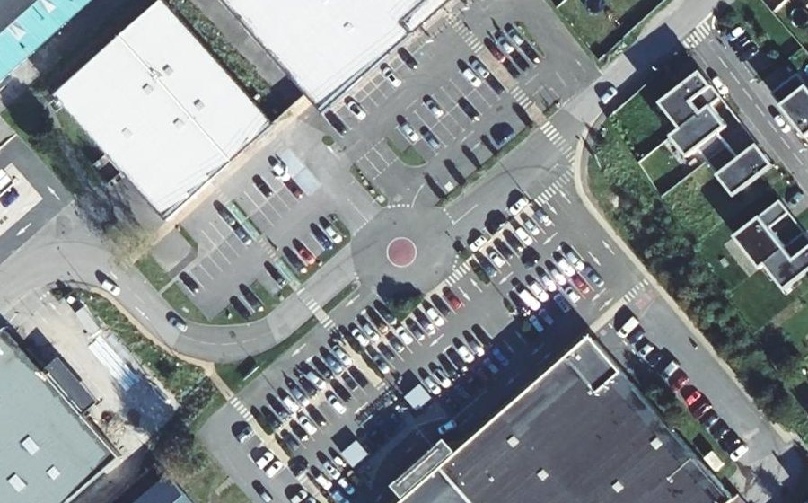 Vue aérienne du Rond-point anonyme n°472688698