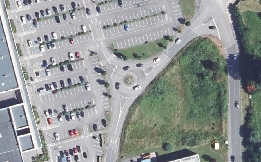Vue aérienne du Rond-point anonyme n°473041367