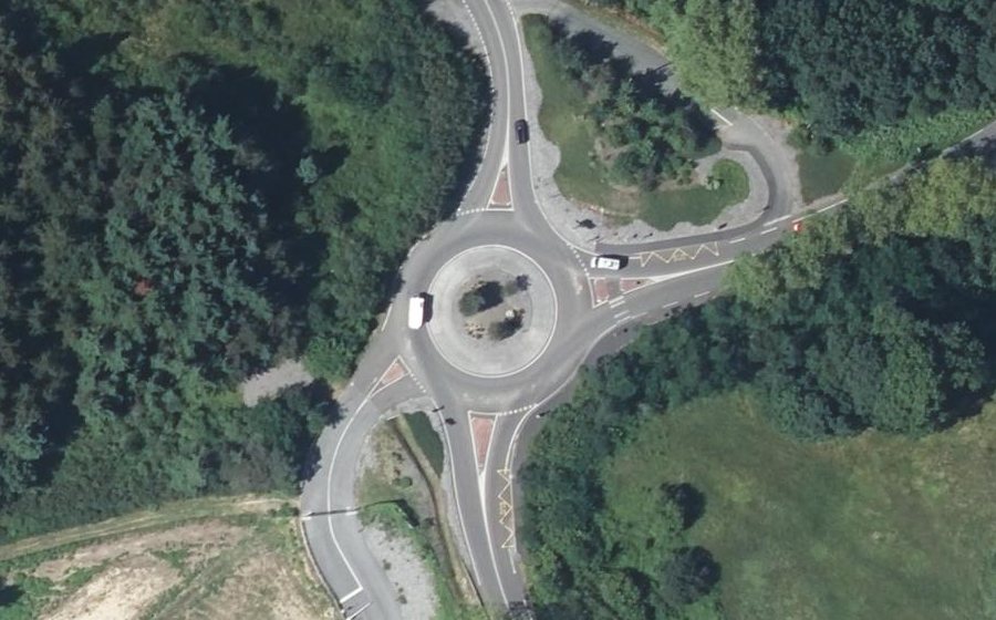 Vue aérienne du Rond-point anonyme n°473367154
