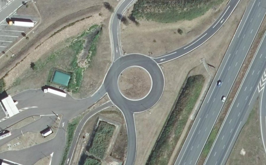 Vue aérienne du Rond-point anonyme n°473412850