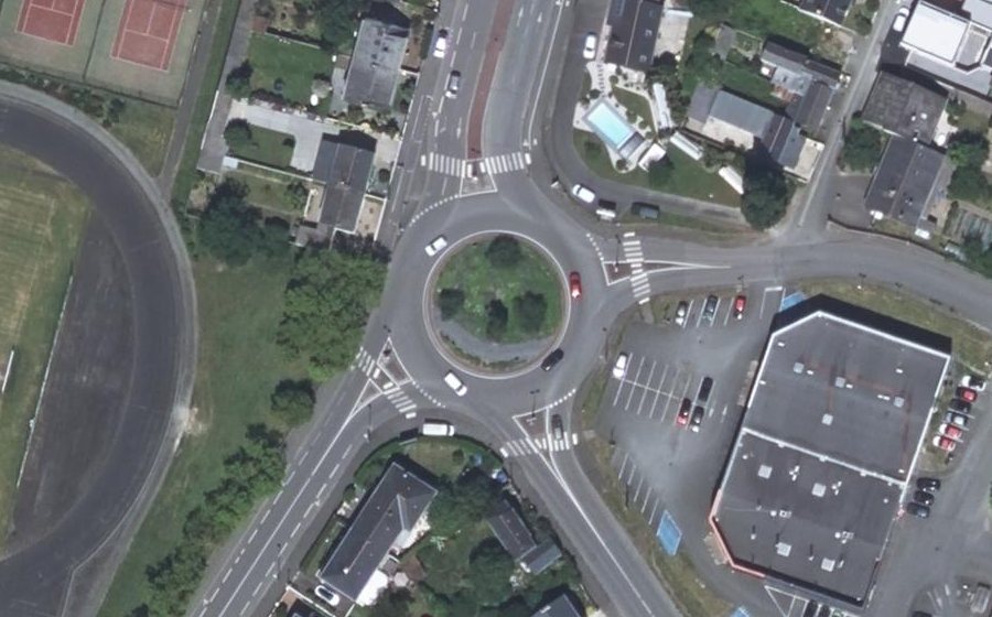 Vue aérienne du Rond-point anonyme n°47371900