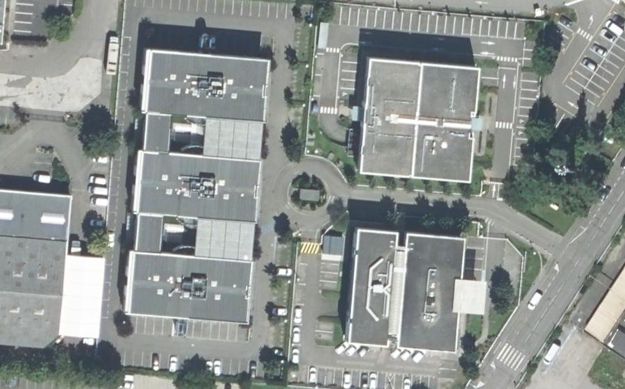 Vue aérienne du Rond-point anonyme n°47434272