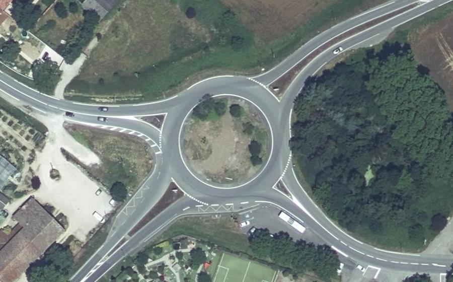 Vue aérienne du Rond-point anonyme n°4745399