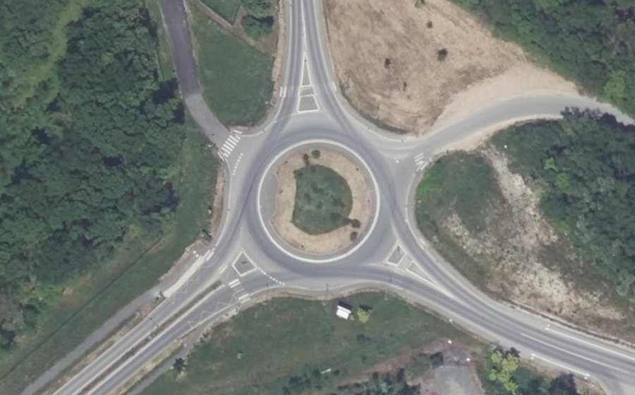 Vue aérienne du Rond-point anonyme n°474637473