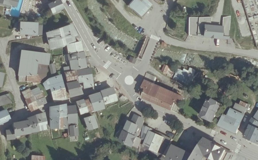 Vue aérienne du Rond-point anonyme n°47486515