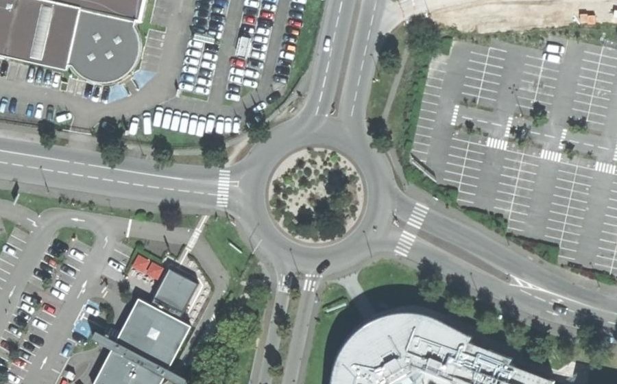 Vue aérienne du Rond-point anonyme n°4753101