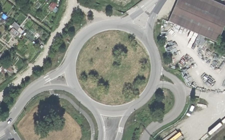 Vue aérienne du Rond-point anonyme n°4756757