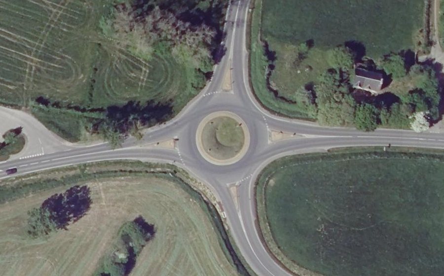 Vue aérienne du Rond-point anonyme n°476166887