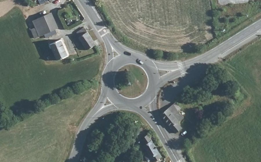 Vue aérienne du Rond-point anonyme n°47658496