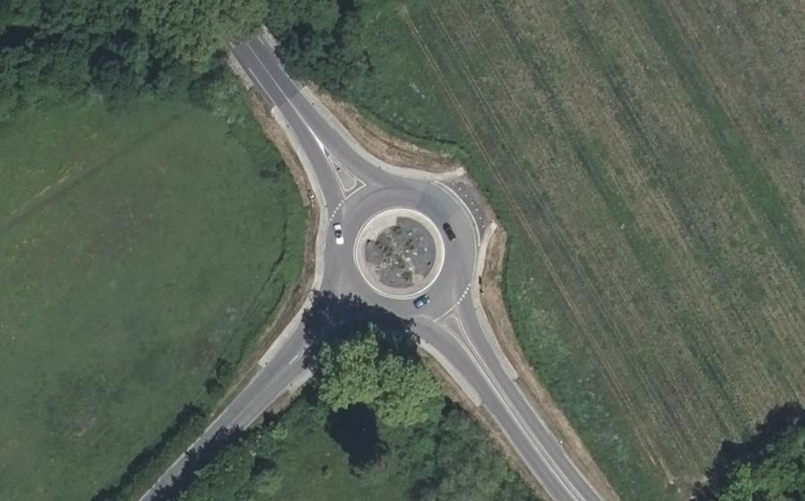 Vue aérienne du Rond-point anonyme n°476661917