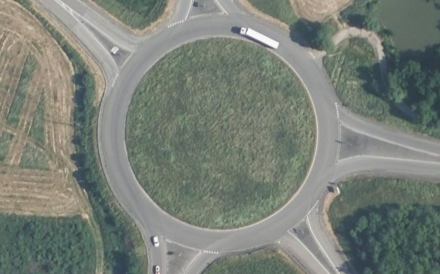 Vue aérienne du Rond-point anonyme n°4768508