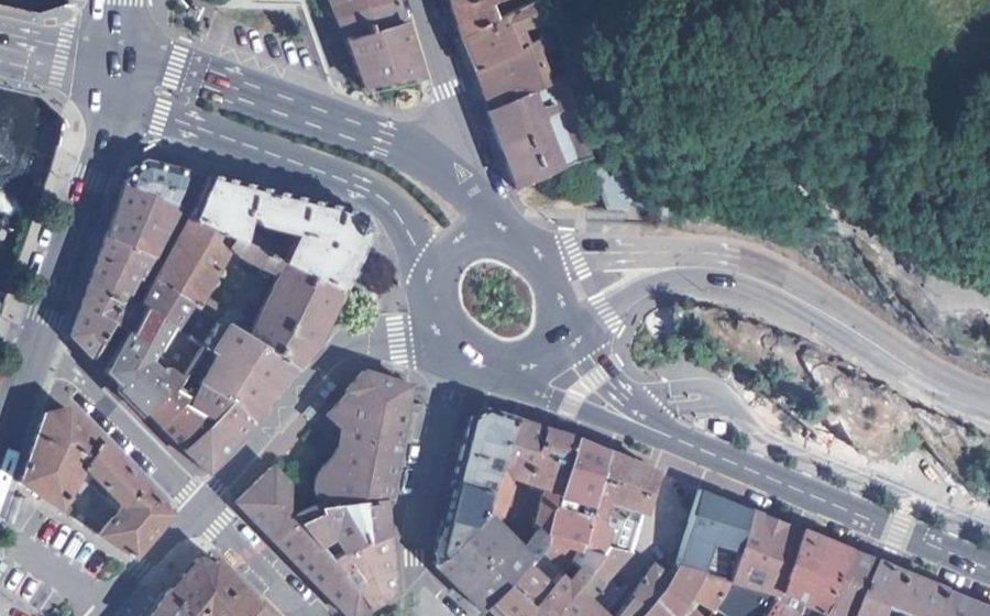 Vue aérienne du Rond-point anonyme n°4768791