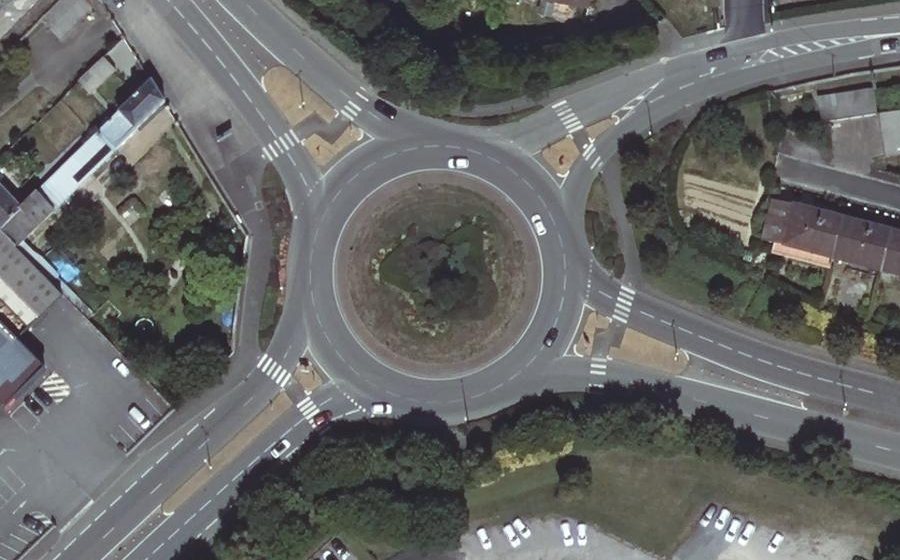 Vue aérienne du Rond-point anonyme n°4770359