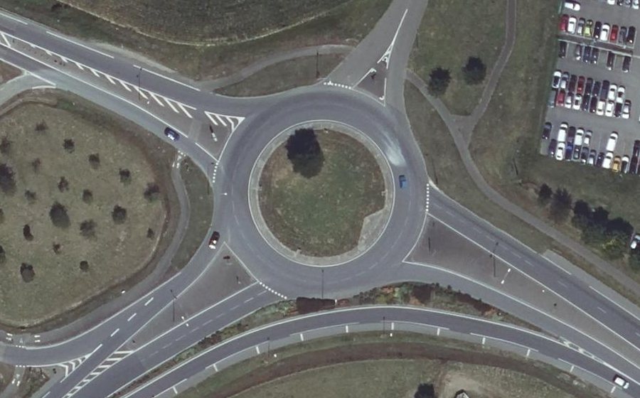 Vue aérienne du Rond-point anonyme n°4770398