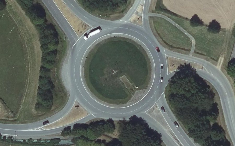 Vue aérienne du Rond-point anonyme n°4770425