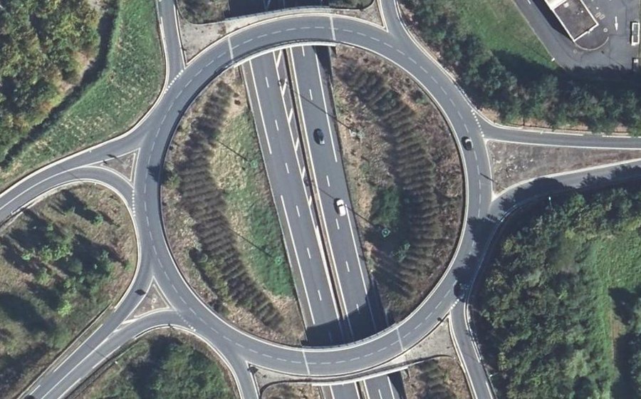 Vue aérienne du Rond-point anonyme n°47708585
