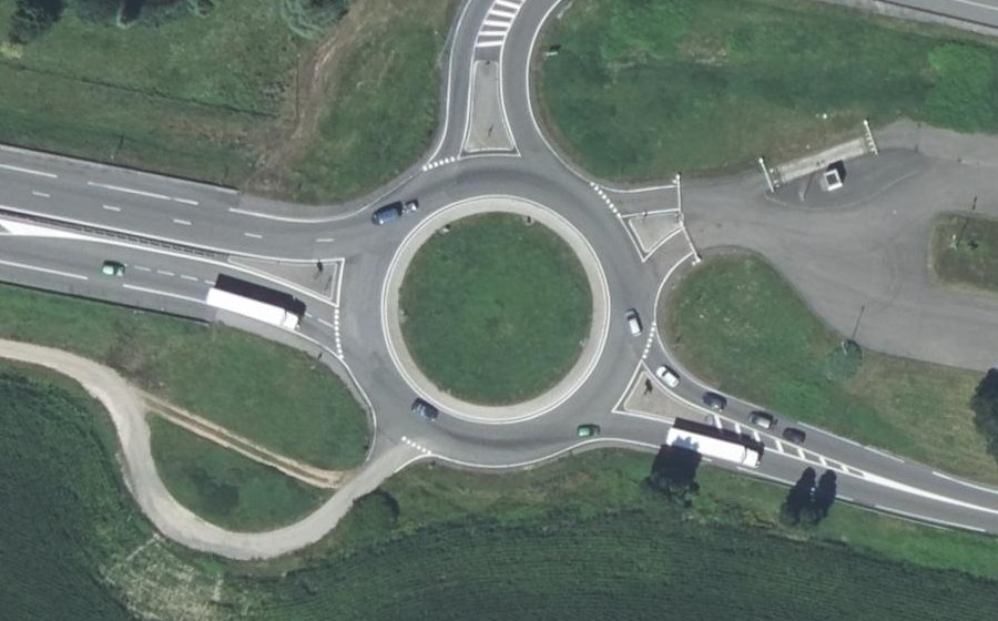 Vue aérienne du Rond-point anonyme n°4782033