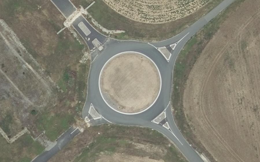 Vue aérienne du Rond-point anonyme n°478499479