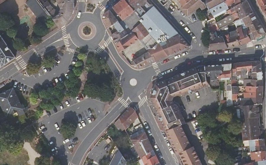 Vue aérienne du Rond-point anonyme n°47854057