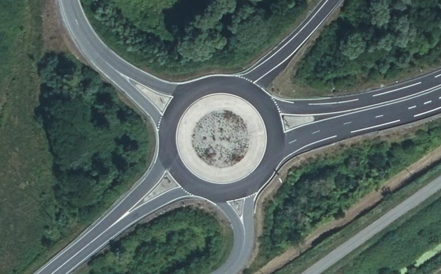 Vue aérienne du Rond-point anonyme n°478957533