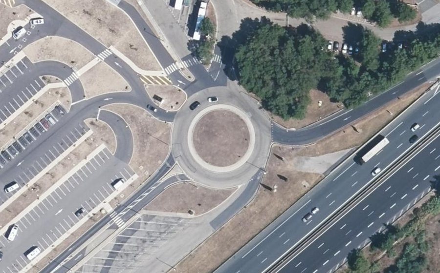 Vue aérienne du Rond-point anonyme n°479088768