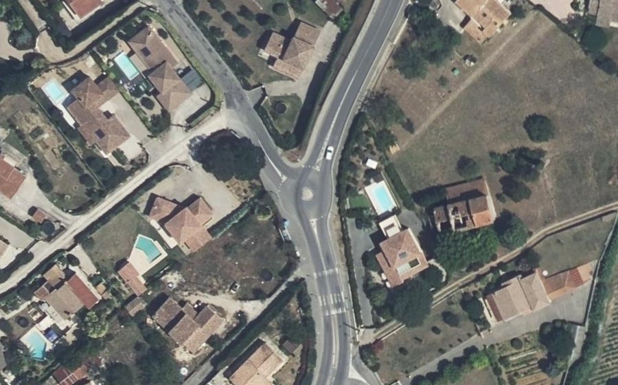 Vue aérienne du Rond-point anonyme n°479515538