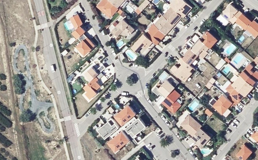 Vue aérienne du Rond-point anonyme n°479757839