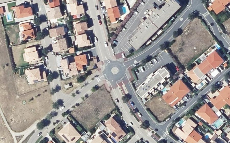 Vue aérienne du Rond-point anonyme n°479757843