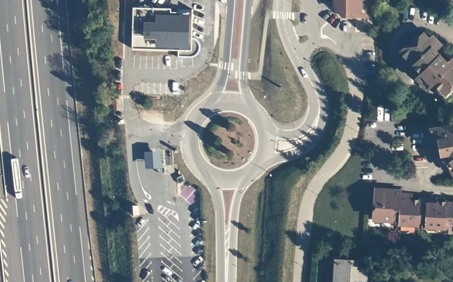 Vue aérienne du Rond-point anonyme n°4798685